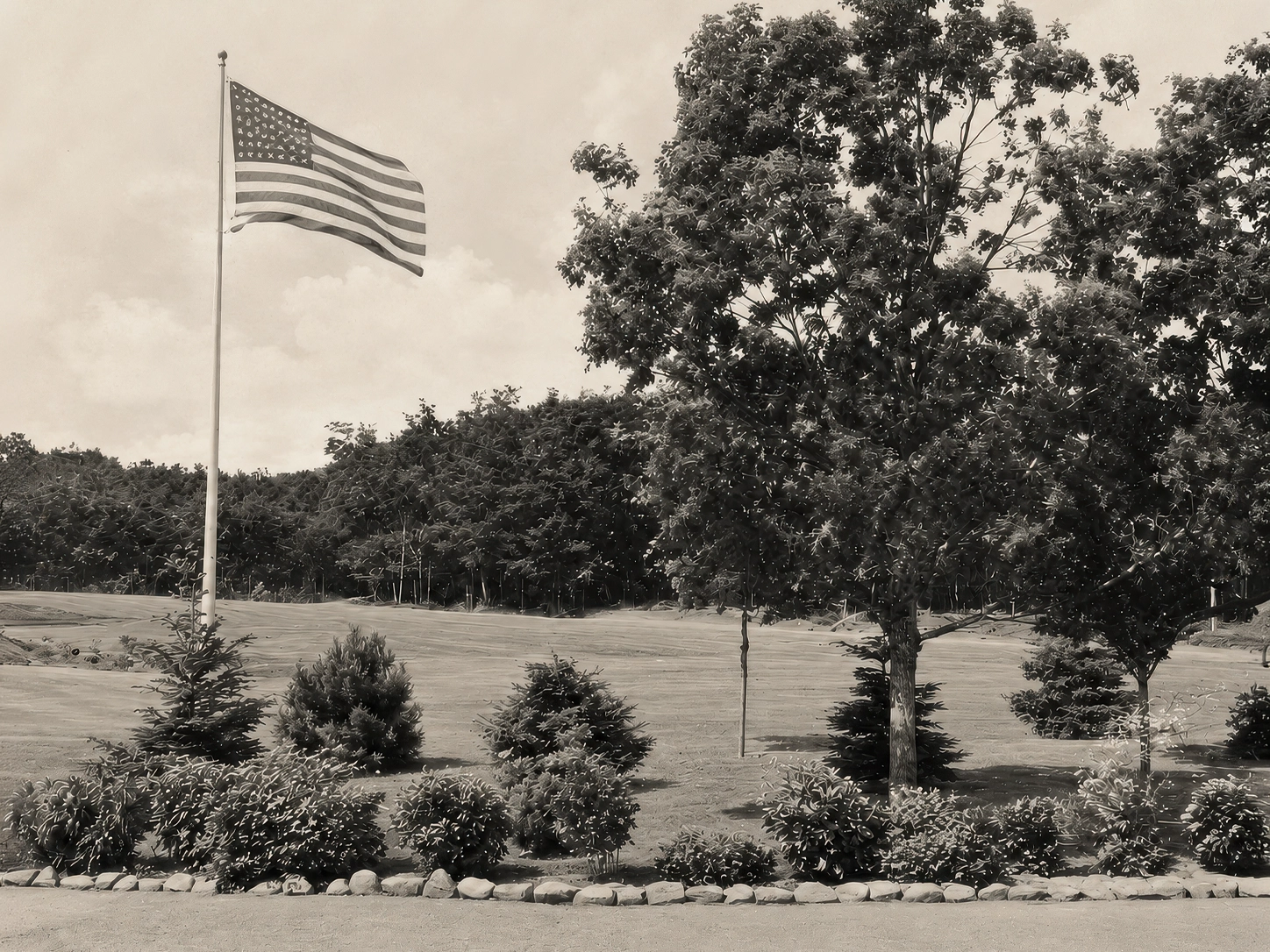 South lawn paths and grounds at Idylease in 1907