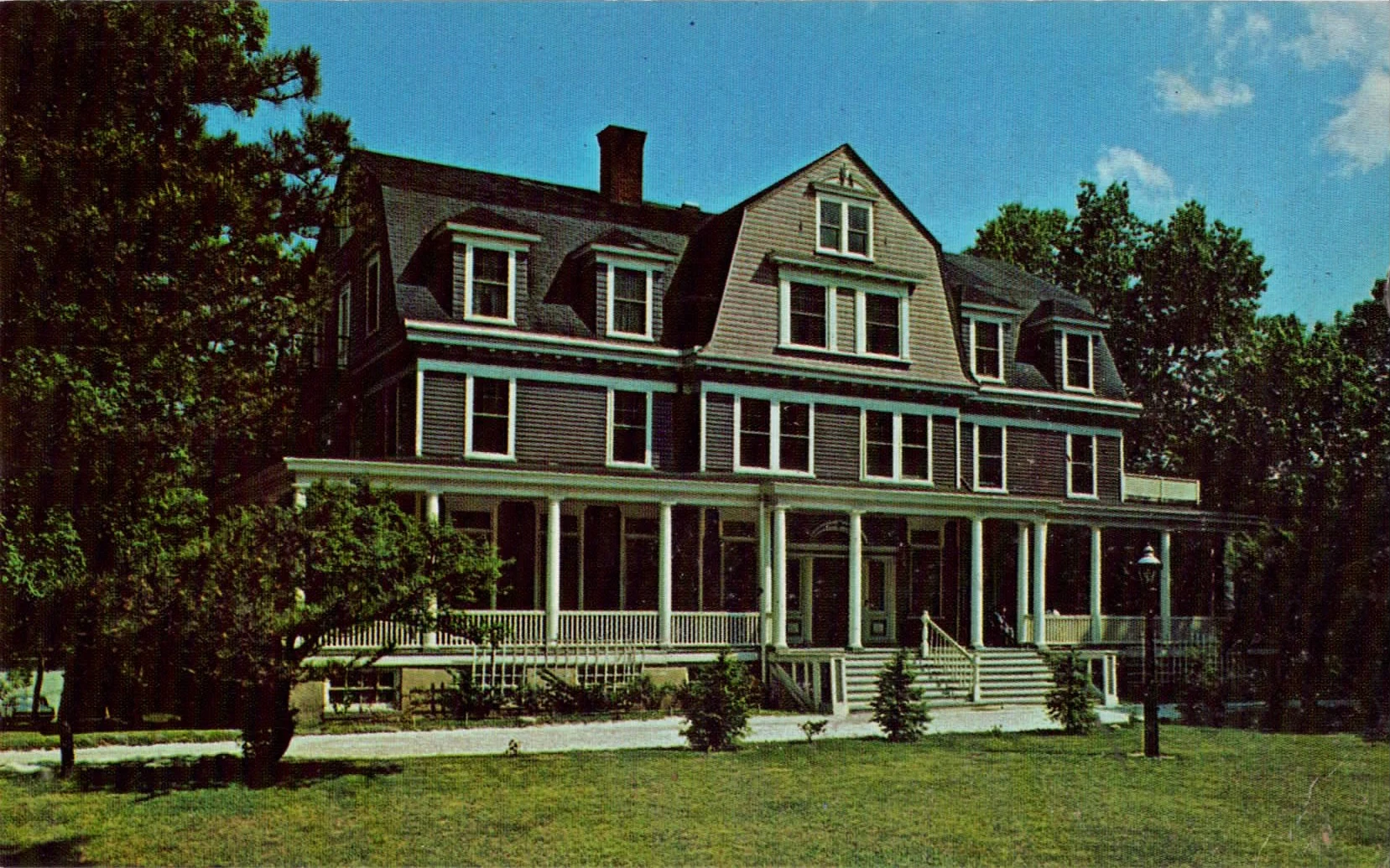 1950s postcard of Idylease Convalescent Home in Newfoundland, New Jersey
