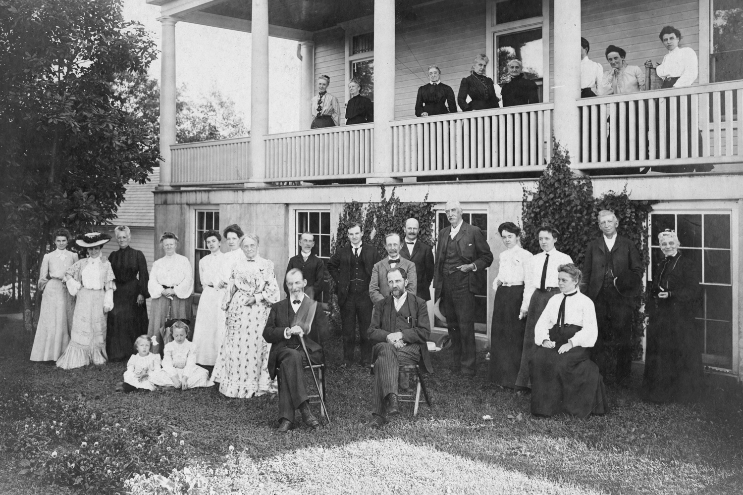 Dr. Edgar A. Day and early guests associated with Idylease Inn